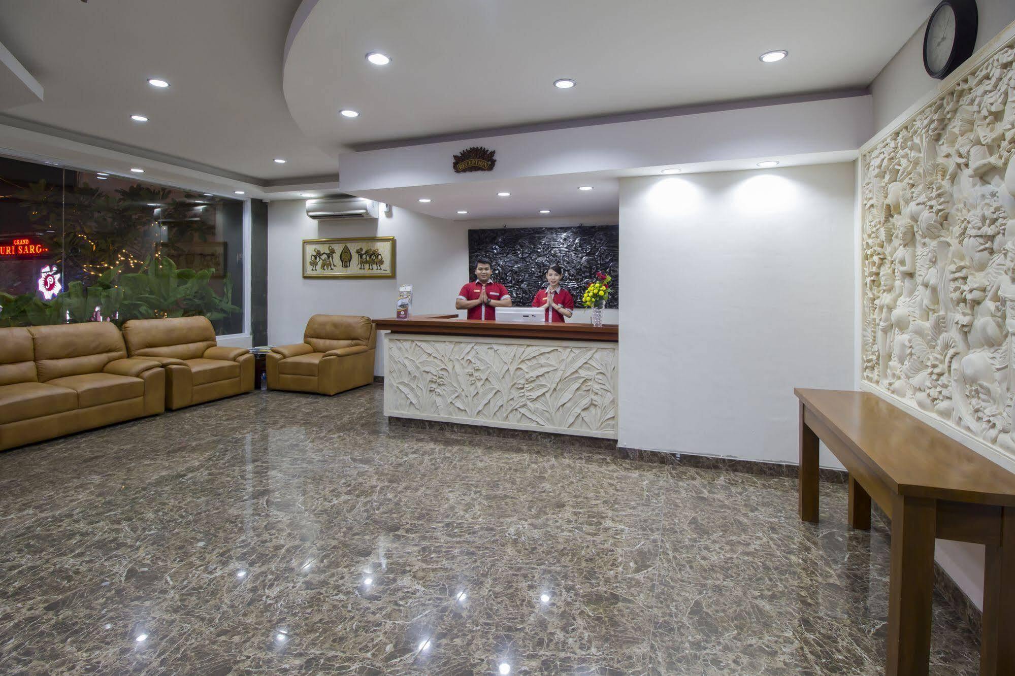 Grand Puri Saron Hotel Malioboro Yogyakarta Kültér fotó