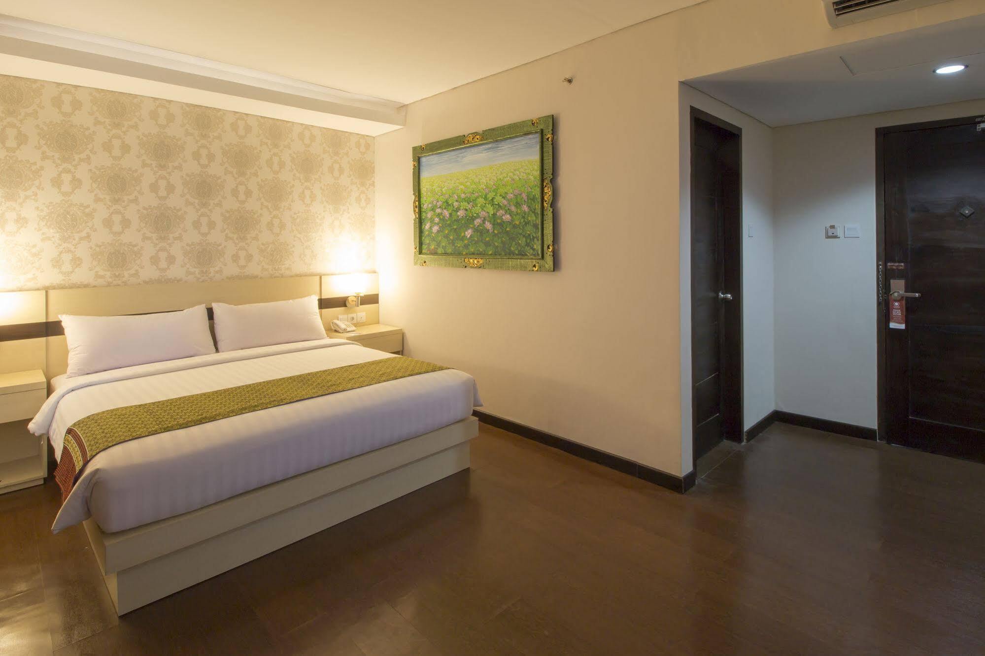 Grand Puri Saron Hotel Malioboro Yogyakarta Kültér fotó