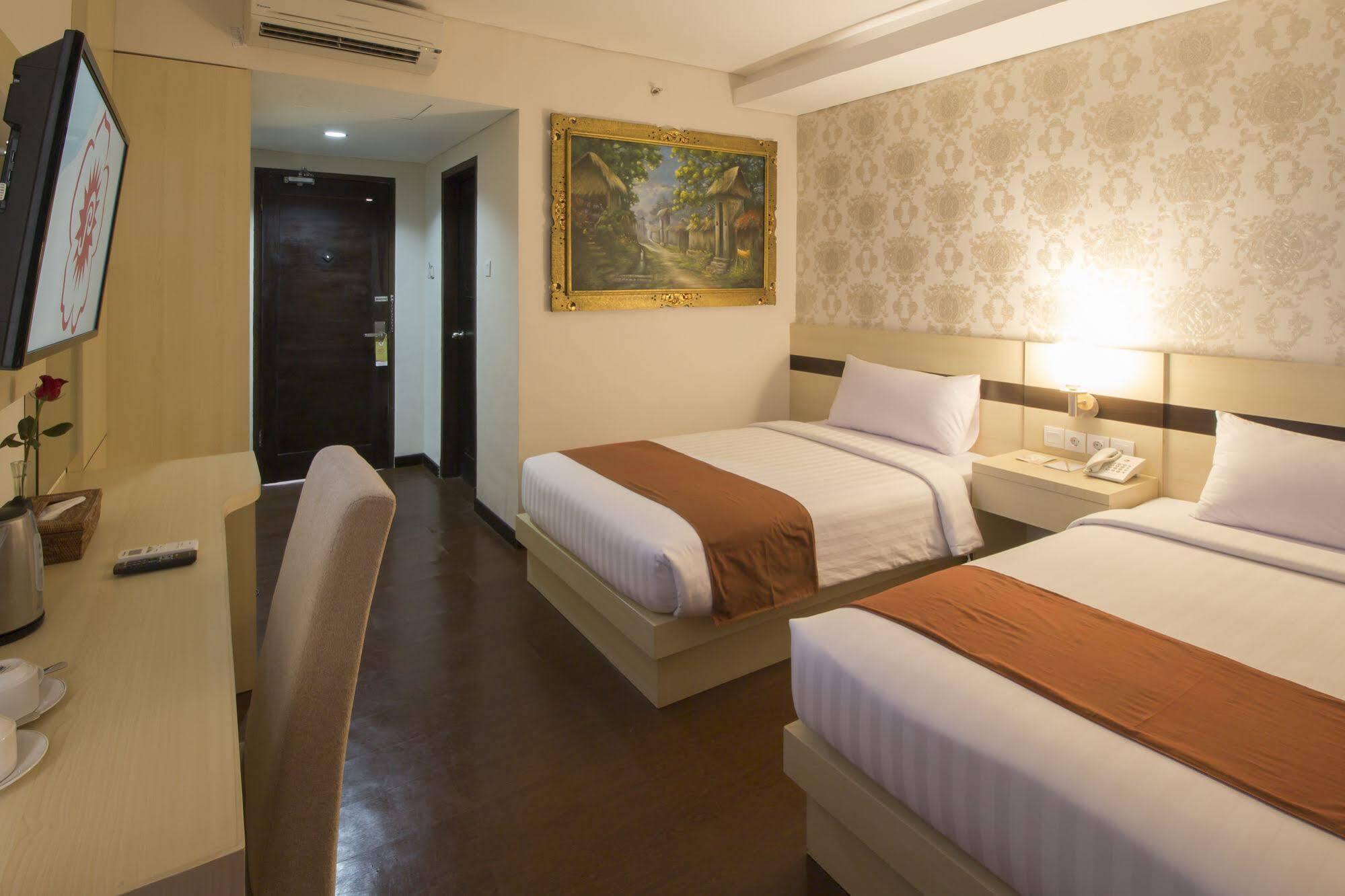 Grand Puri Saron Hotel Malioboro Yogyakarta Kültér fotó