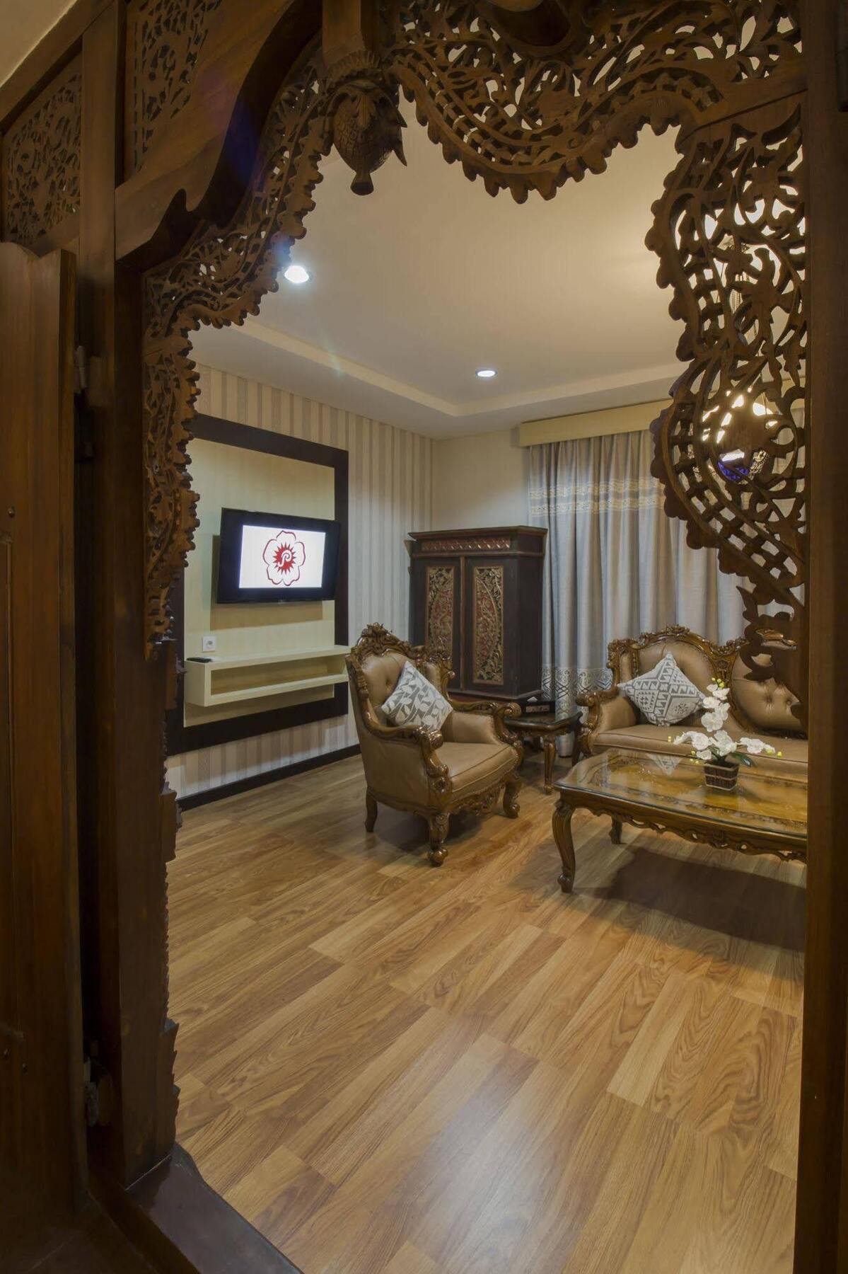 Grand Puri Saron Hotel Malioboro Yogyakarta Kültér fotó